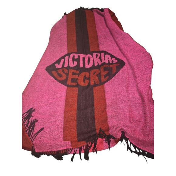 VICTORIA'S SECRET THROW BLANKET COVER red pink SOFT CLEAN @@ - Picture 1 of 3